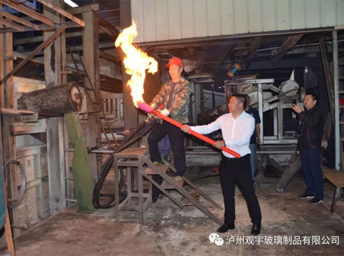 长征娱乐玻璃一车间点火仪式隆重举行