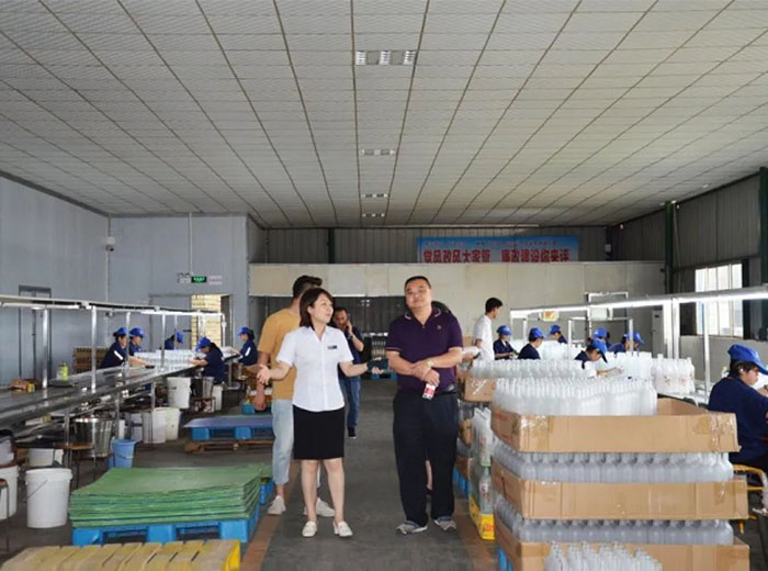 云峰酒业莅临长征娱乐玻璃开展二方审核