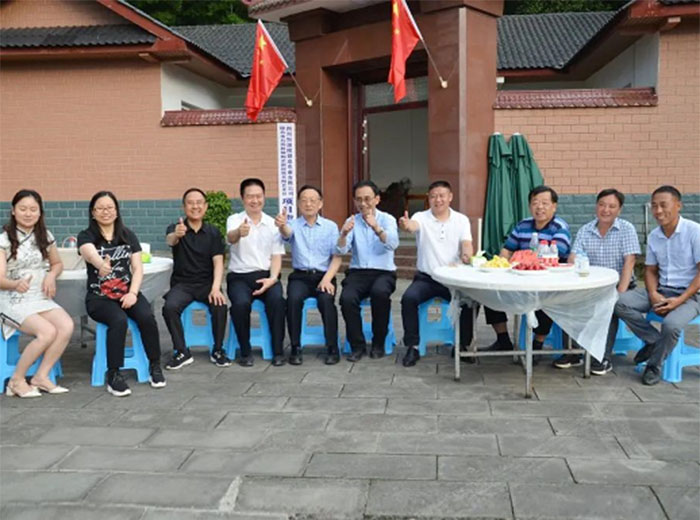 中国三农产业发展研究院专家组莅临长征娱乐集团调研指导工作