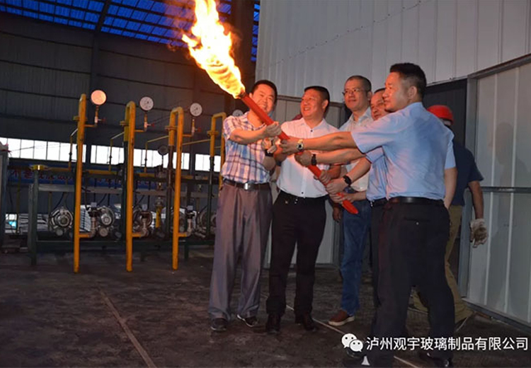长征娱乐玻璃三车间点火仪式隆重举行