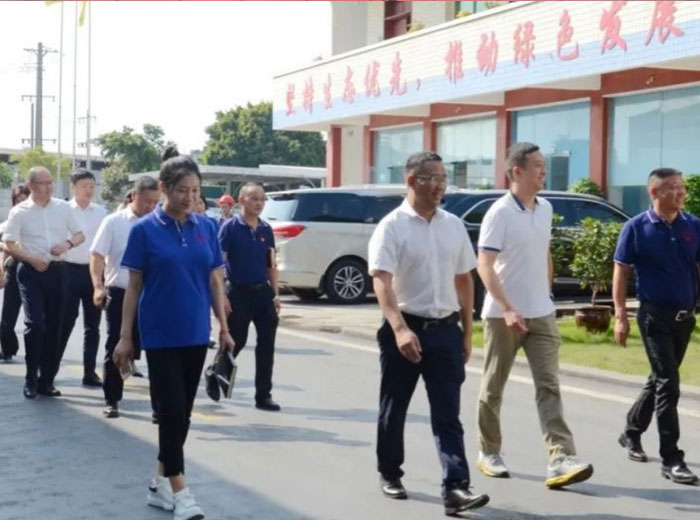 战略联合 再攀阶梯｜郎酒股份走进长征娱乐集团